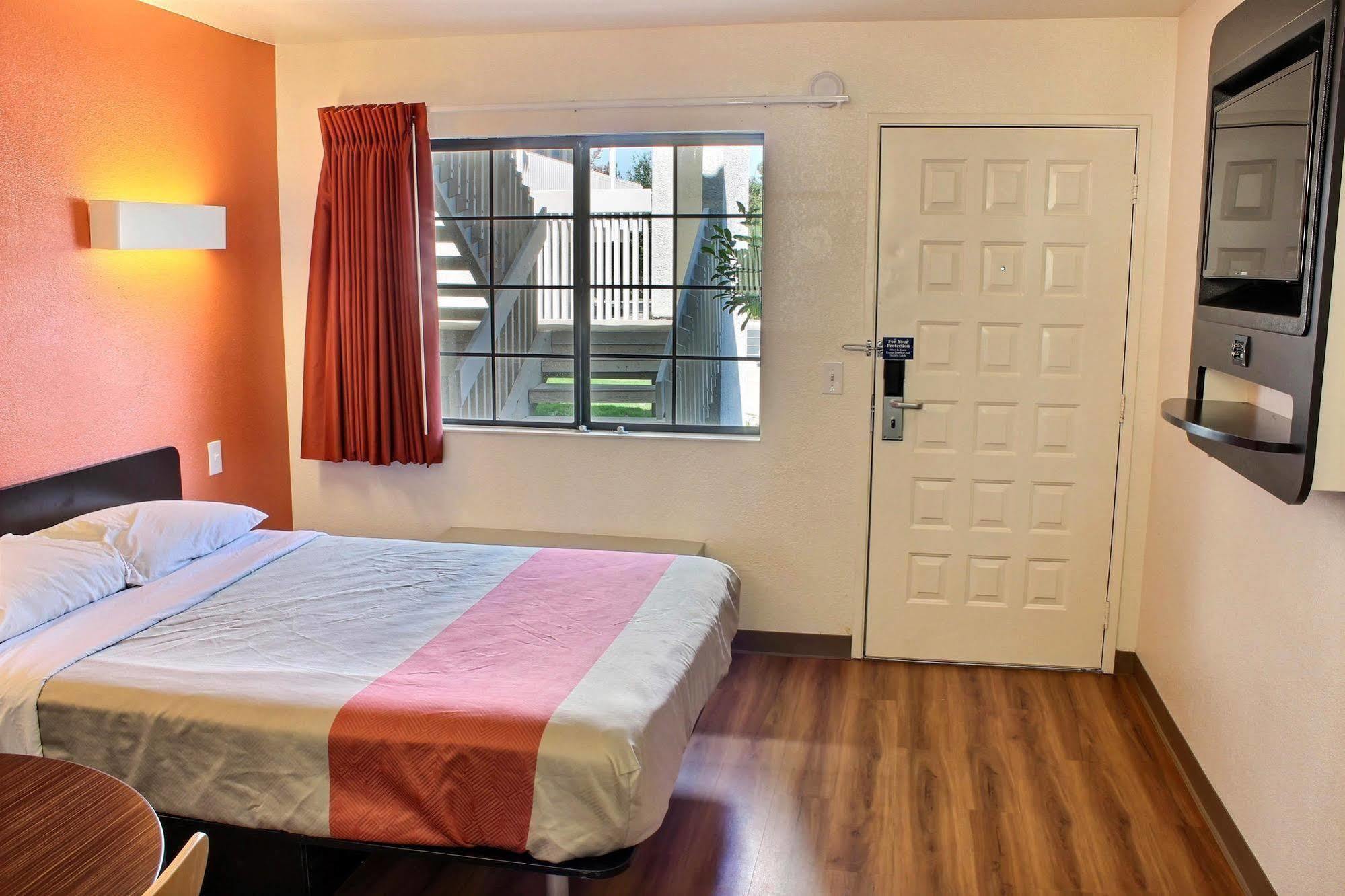 Motel 6-Paso Robles, Ca Ngoại thất bức ảnh